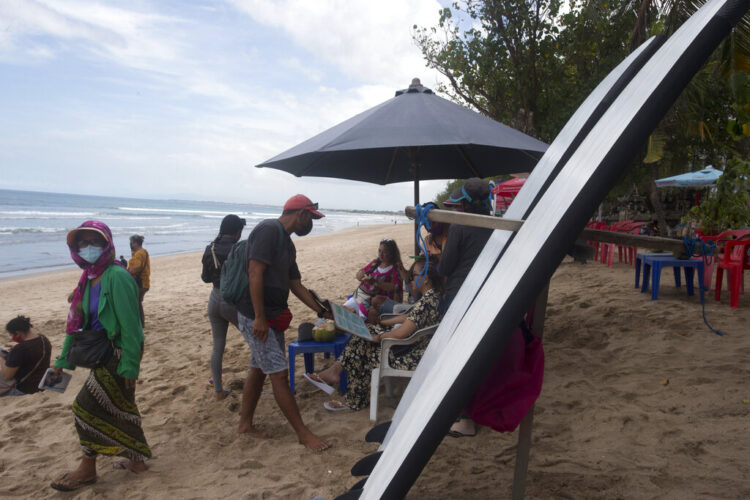 Thu. 8:22 a.m.: Bali reopens to foreign travelers as COVID-19 surge subsides